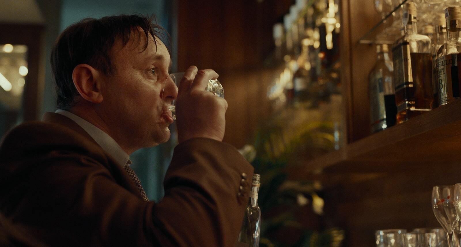 Teściowie, Adam Woronowicz, kadr z filmu